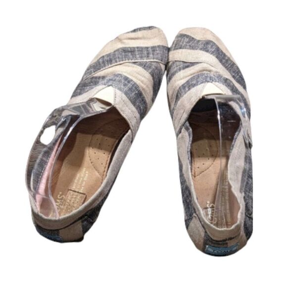TOM's Blue/Tan Striped Flats - Picture 2 of 7